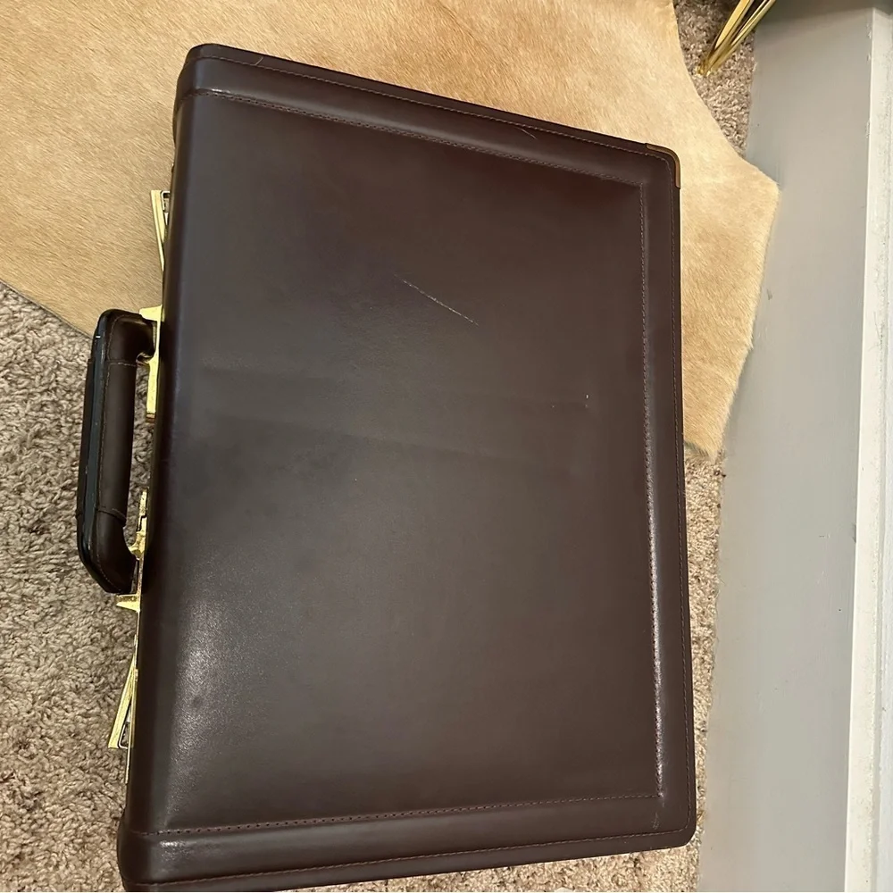 Vintage Brown leather Presto briefcase chocolate brown leather w/ gold hardware